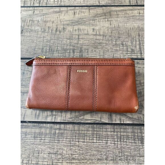 Fossil leather woman’s wallet - Picture 1 of 11